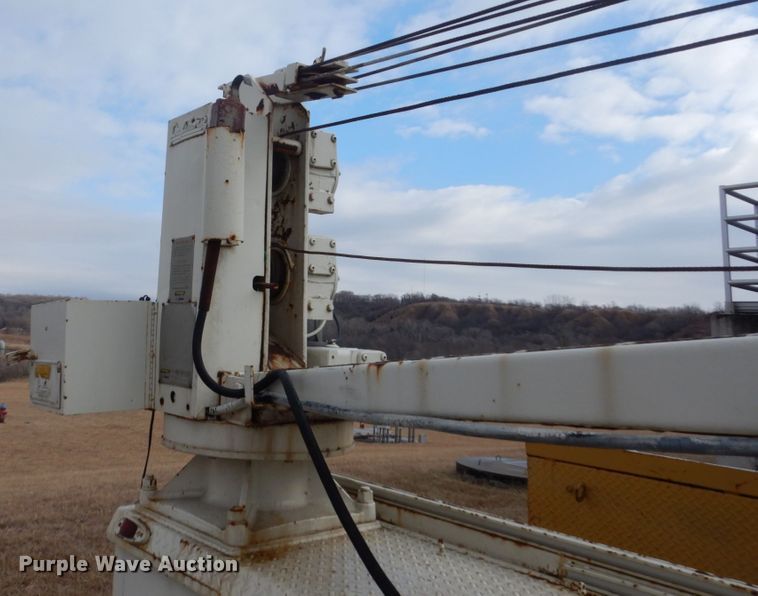 image for item GW9524 1988 Ford F350 utility bed pickup truck with crane