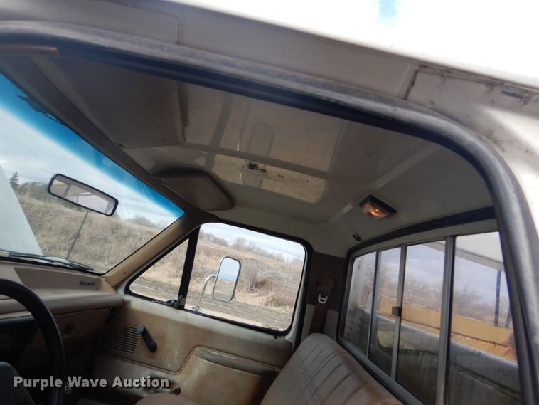 image for item GW9524 1988 Ford F350 utility bed pickup truck with crane