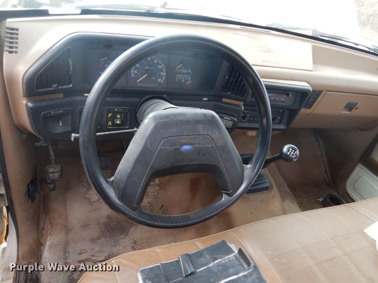 image for item GW9524 1988 Ford F350 utility bed pickup truck with crane