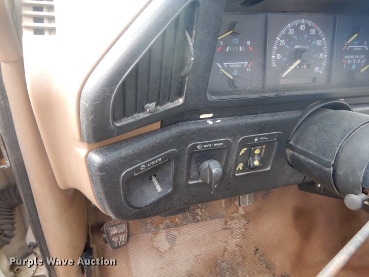 image for item GW9524 1988 Ford F350 utility bed pickup truck with crane