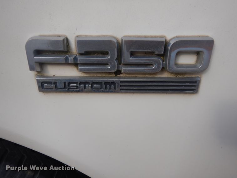 image for item GW9524 1988 Ford F350 utility bed pickup truck with crane