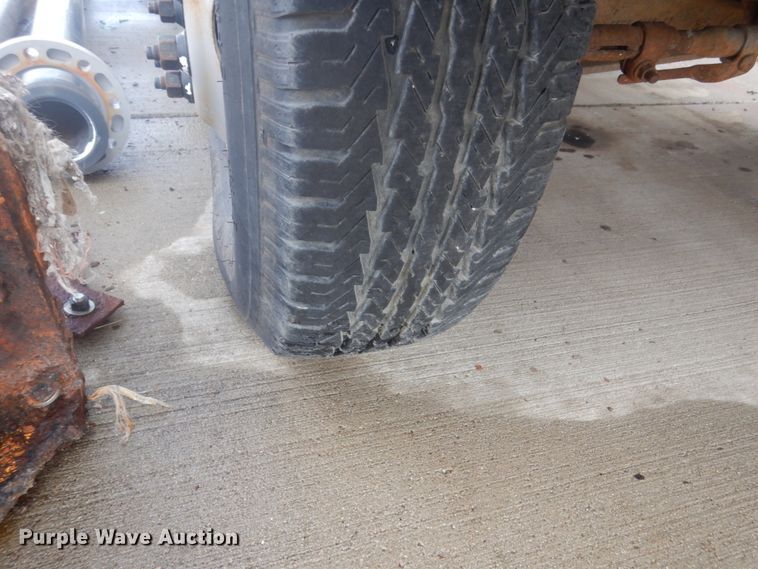 image for item GW9524 1988 Ford F350 utility bed pickup truck with crane