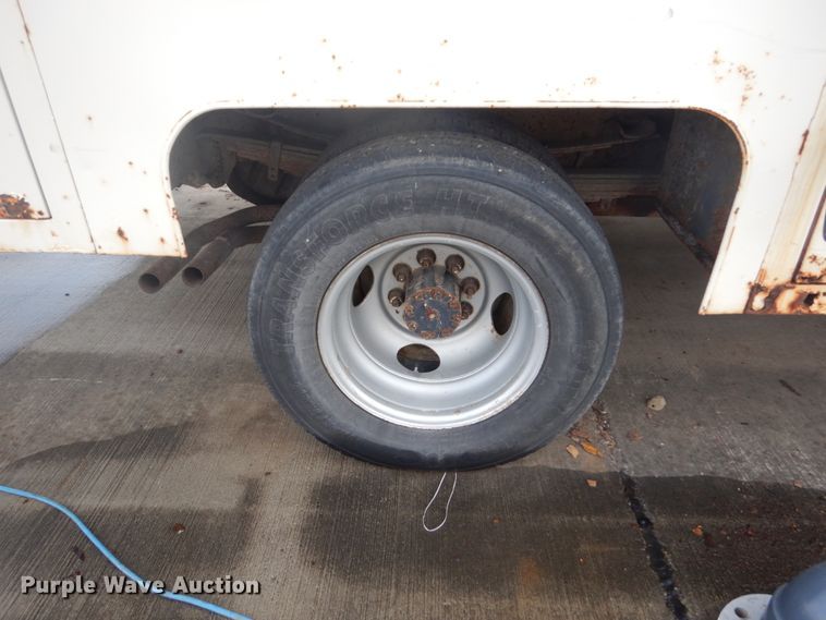 image for item GW9524 1988 Ford F350 utility bed pickup truck with crane