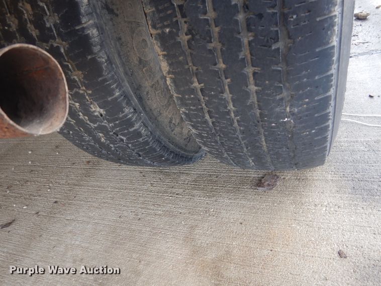 image for item GW9524 1988 Ford F350 utility bed pickup truck with crane