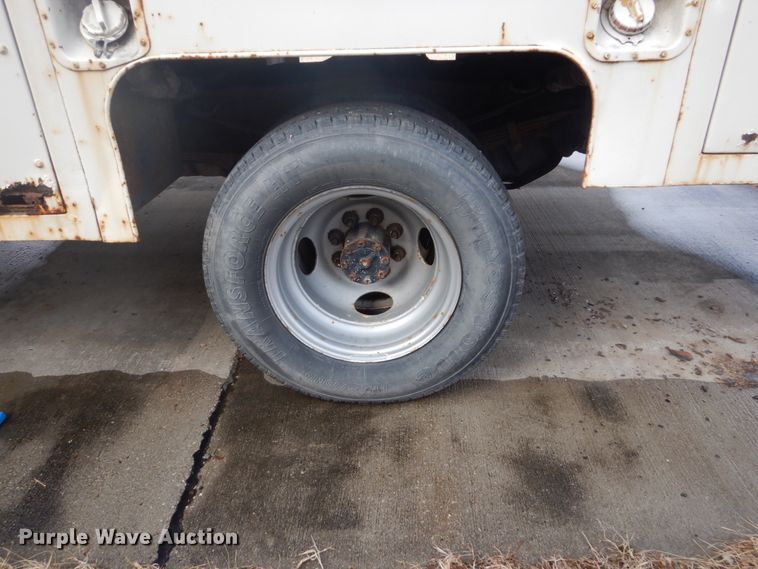 image for item GW9524 1988 Ford F350 utility bed pickup truck with crane