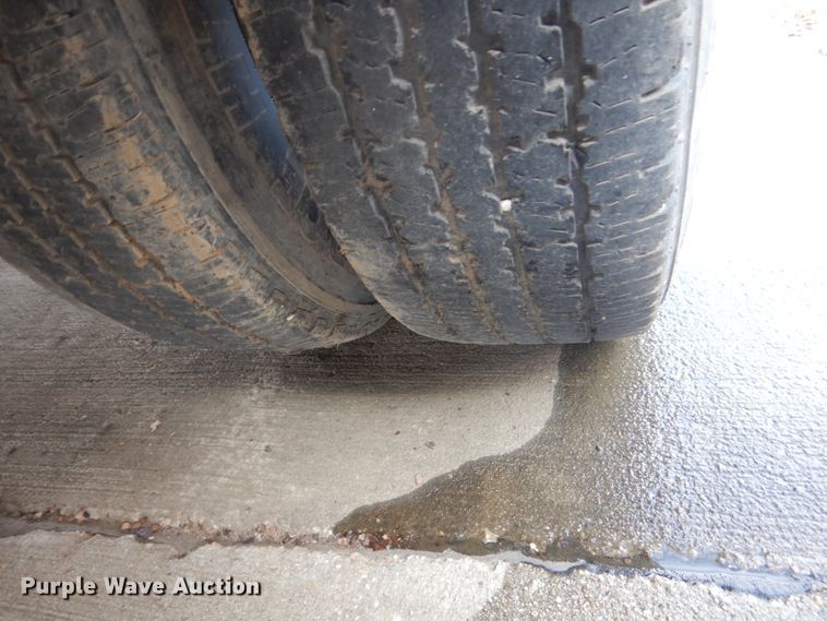 image for item GW9524 1988 Ford F350 utility bed pickup truck with crane