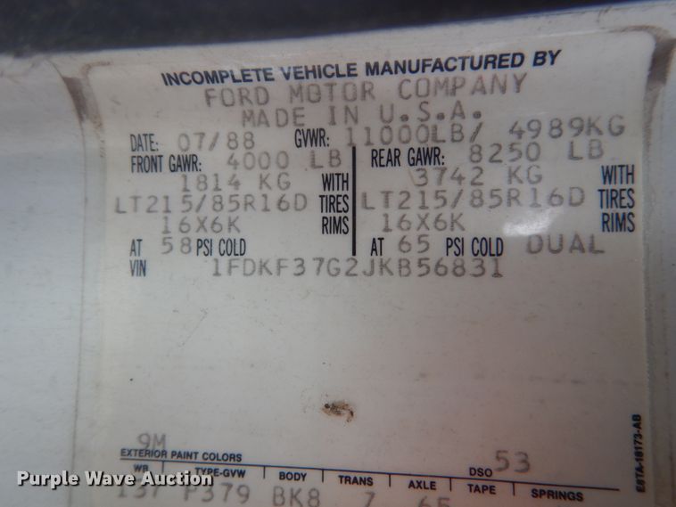 image for item GW9524 1988 Ford F350 utility bed pickup truck with crane