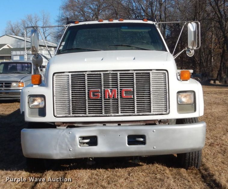 image for item GW9539 1999 GMC TopKick flatbed truck