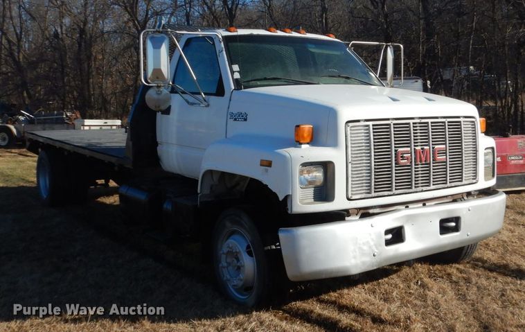 image for item GW9539 1999 GMC TopKick flatbed truck