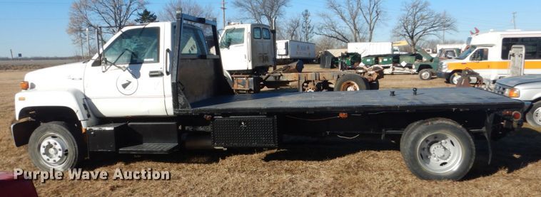 image for item GW9539 1999 GMC TopKick flatbed truck