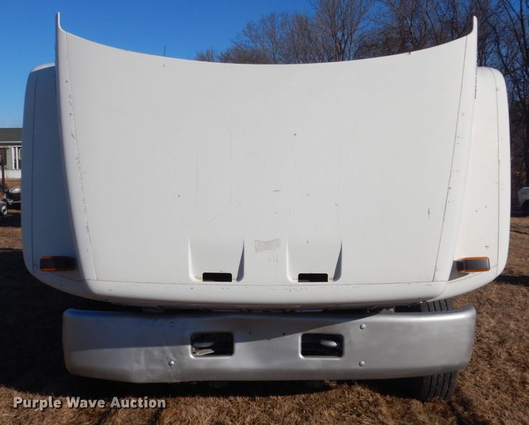 image for item GW9539 1999 GMC TopKick flatbed truck