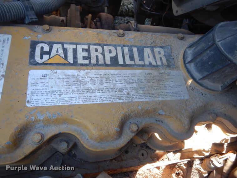 image for item GW9539 1999 GMC TopKick flatbed truck