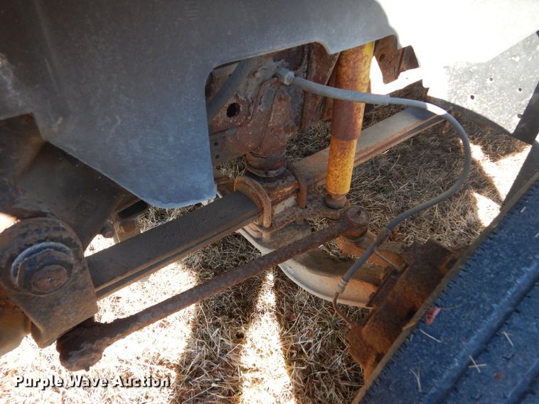 image for item GW9539 1999 GMC TopKick flatbed truck