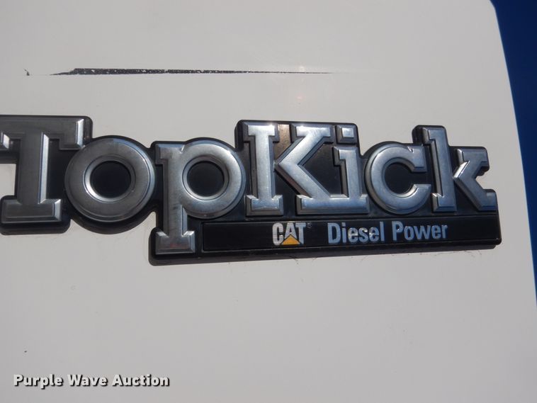 image for item GW9539 1999 GMC TopKick flatbed truck