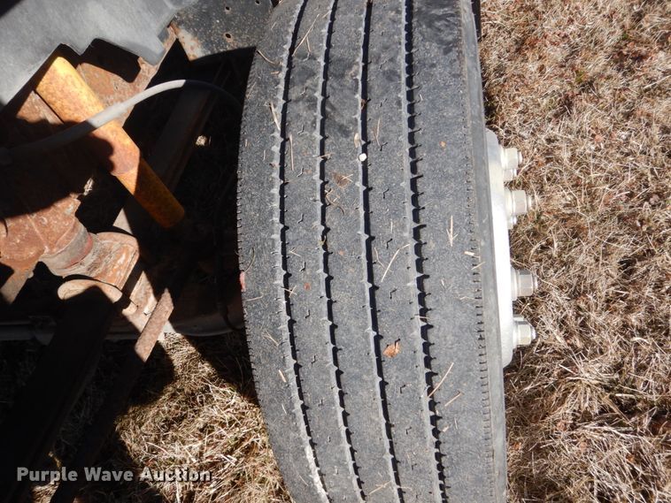 image for item GW9539 1999 GMC TopKick flatbed truck