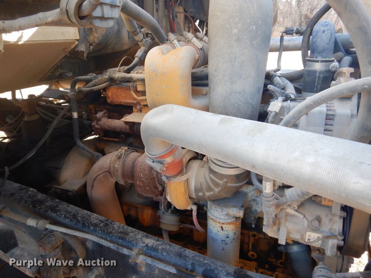 image for item GW9542 1998 Ford 8513 truck cab and chassis