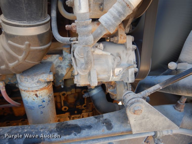 image for item GW9542 1998 Ford 8513 truck cab and chassis