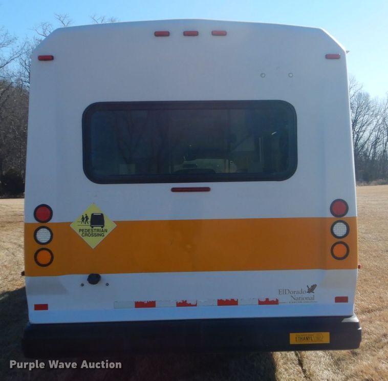 image for item GW9544 2011 Ford Econoline E450 shuttle bus