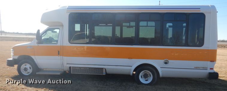 image for item GW9544 2011 Ford Econoline E450 shuttle bus