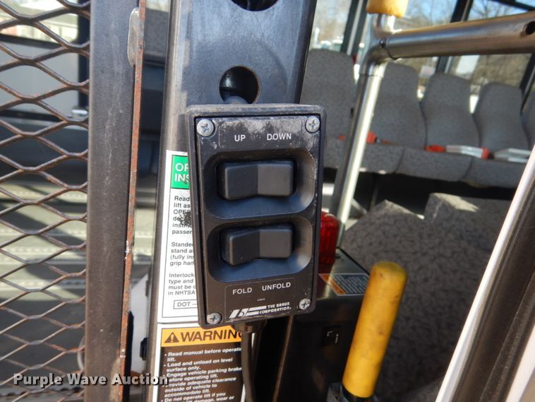 image for item GW9544 2011 Ford Econoline E450 shuttle bus