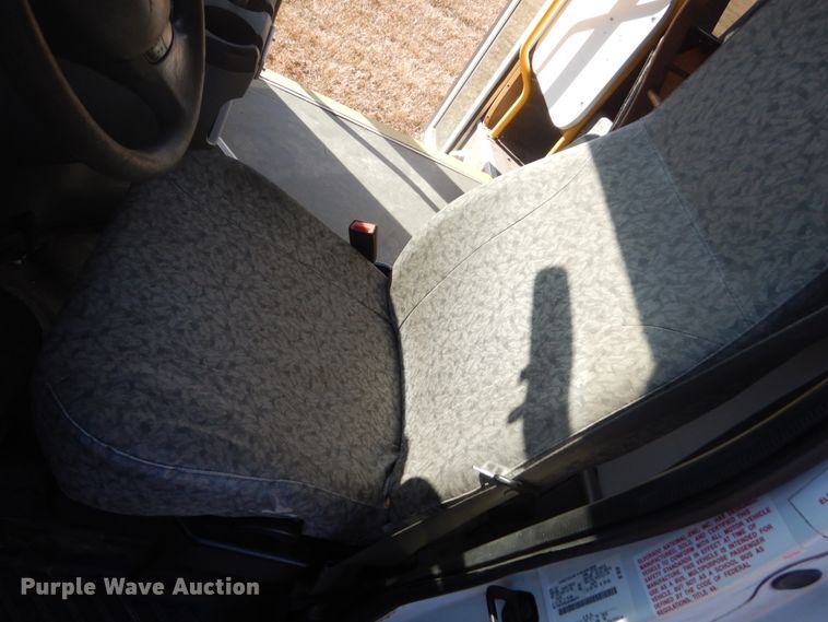 image for item GW9544 2011 Ford Econoline E450 shuttle bus