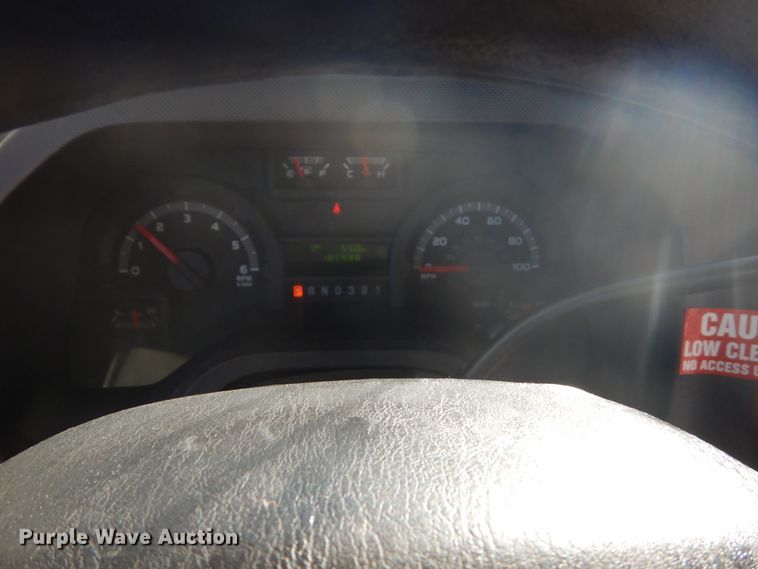 image for item GW9544 2011 Ford Econoline E450 shuttle bus