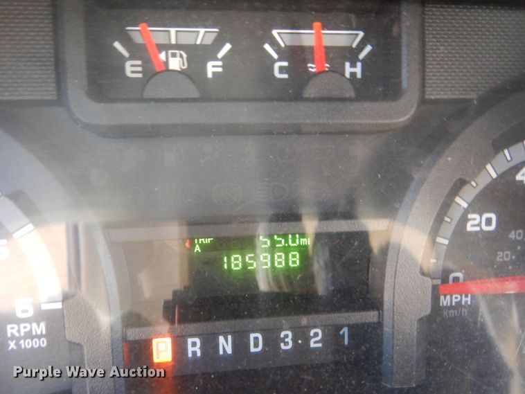 image for item GW9544 2011 Ford Econoline E450 shuttle bus