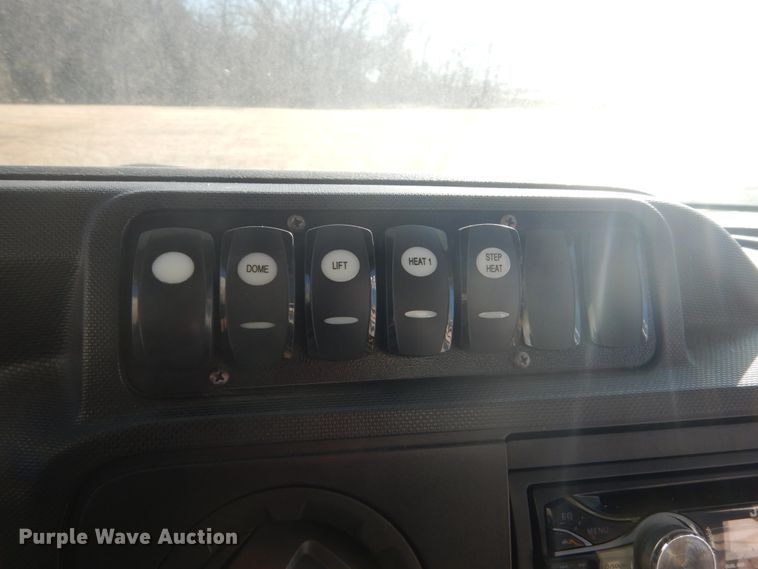 image for item GW9544 2011 Ford Econoline E450 shuttle bus