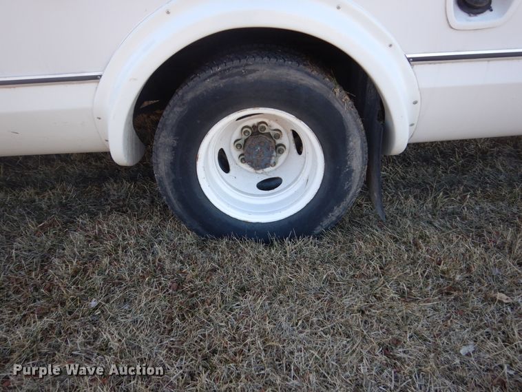 image for item GW9544 2011 Ford Econoline E450 shuttle bus