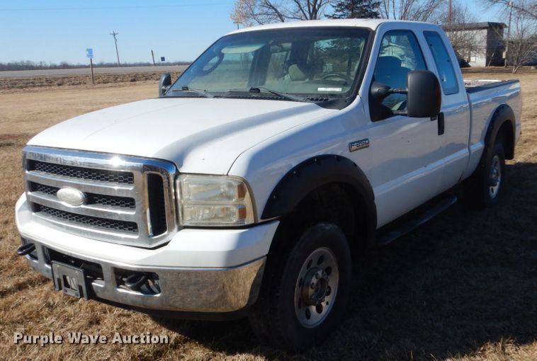 image for item GW9545 2006 Ford F250 Super Duty SuperCab pickup truck