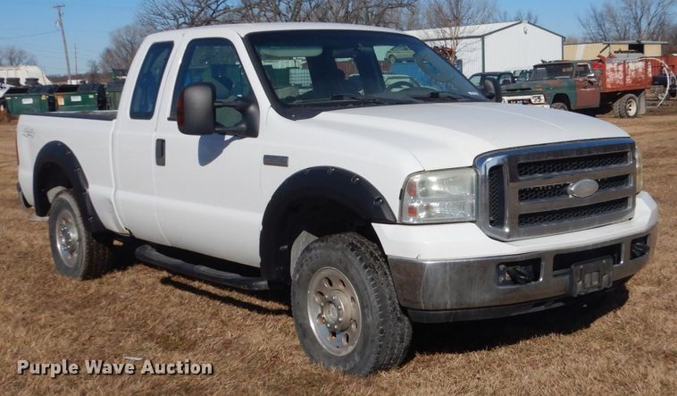 image for item GW9545 2006 Ford F250 Super Duty SuperCab pickup truck
