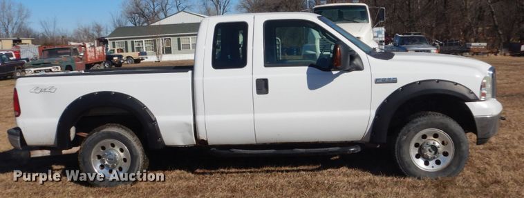image for item GW9545 2006 Ford F250 Super Duty SuperCab pickup truck