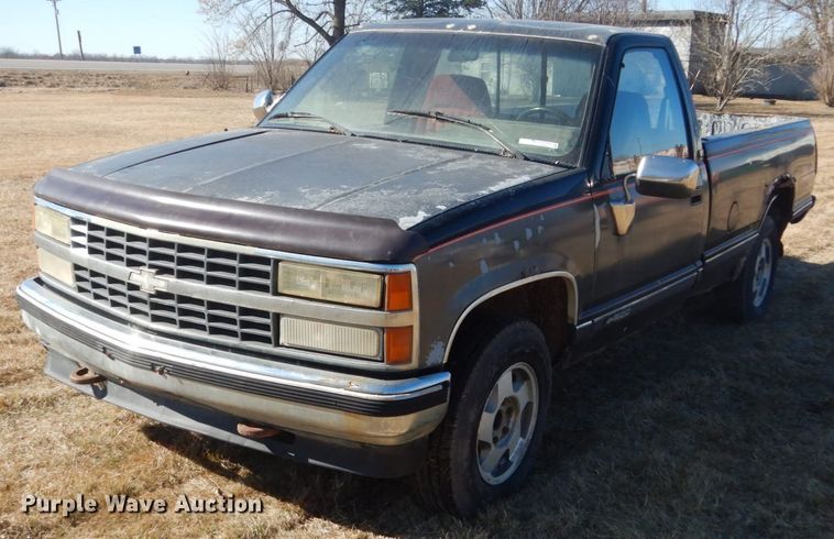 image for item GW9547 1992 Chevrolet K1500 pickup truck