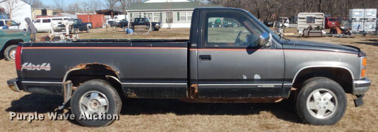 image for item GW9547 1992 Chevrolet K1500 pickup truck
