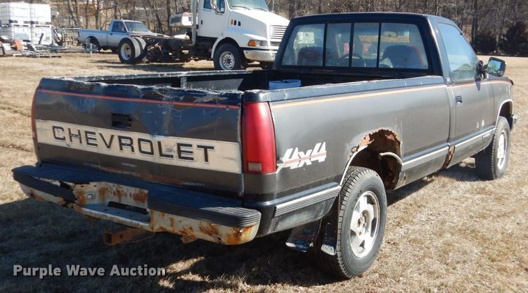 image for item GW9547 1992 Chevrolet K1500 pickup truck