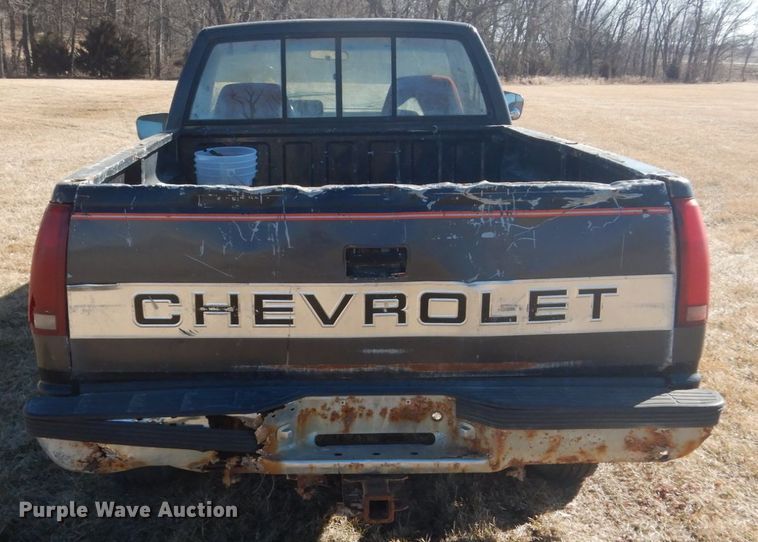 image for item GW9547 1992 Chevrolet K1500 pickup truck