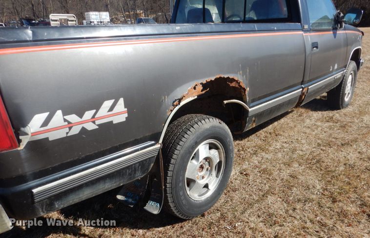 image for item GW9547 1992 Chevrolet K1500 pickup truck