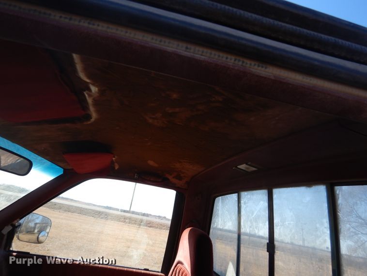 image for item GW9547 1992 Chevrolet K1500 pickup truck