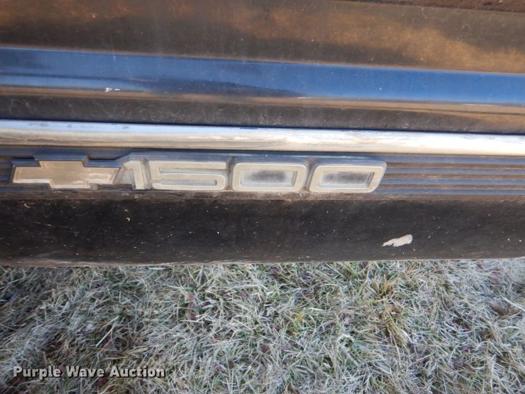 image for item GW9547 1992 Chevrolet K1500 pickup truck