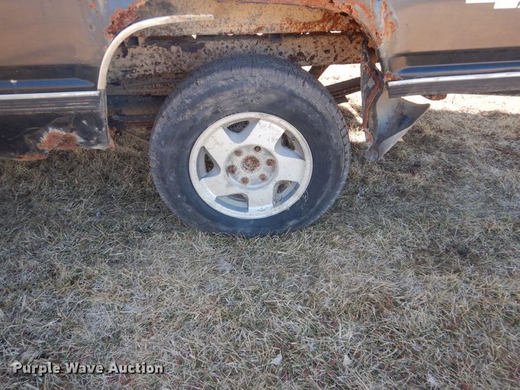 image for item GW9547 1992 Chevrolet K1500 pickup truck