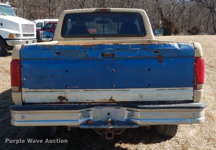 image for item GW9550 1996 Ford F250 Super Duty pickup truck