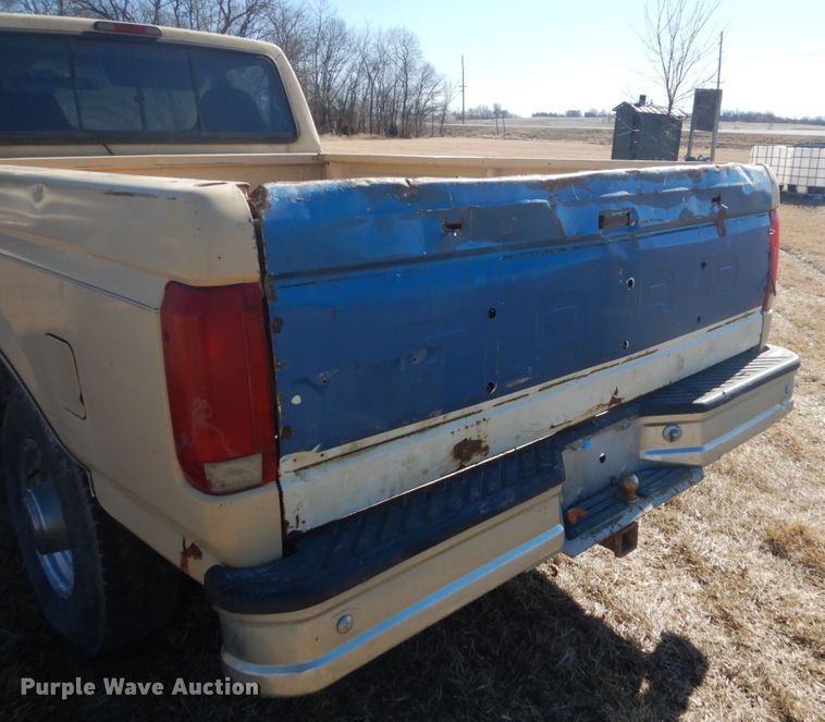 image for item GW9550 1996 Ford F250 Super Duty pickup truck