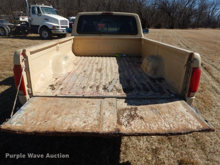image for item GW9550 1996 Ford F250 Super Duty pickup truck