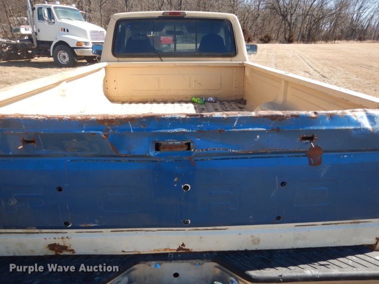 image for item GW9550 1996 Ford F250 Super Duty pickup truck