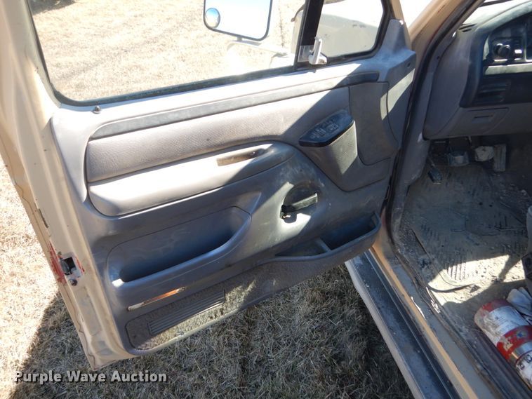 image for item GW9550 1996 Ford F250 Super Duty pickup truck