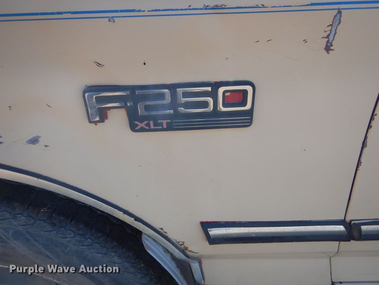 image for item GW9550 1996 Ford F250 Super Duty pickup truck