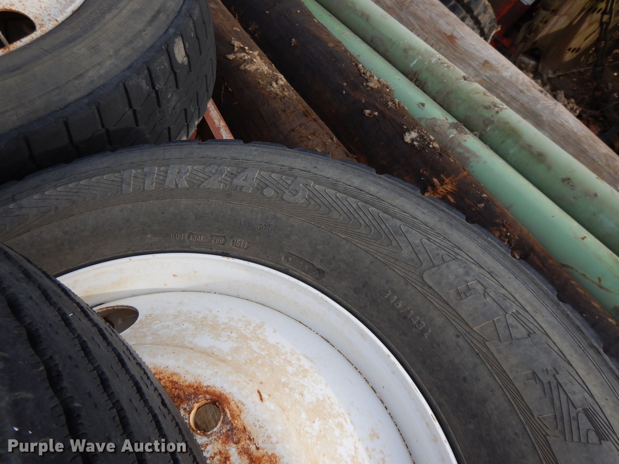 (12) tires in Saint Joseph, MO Item DF5920 sold Purple Wave