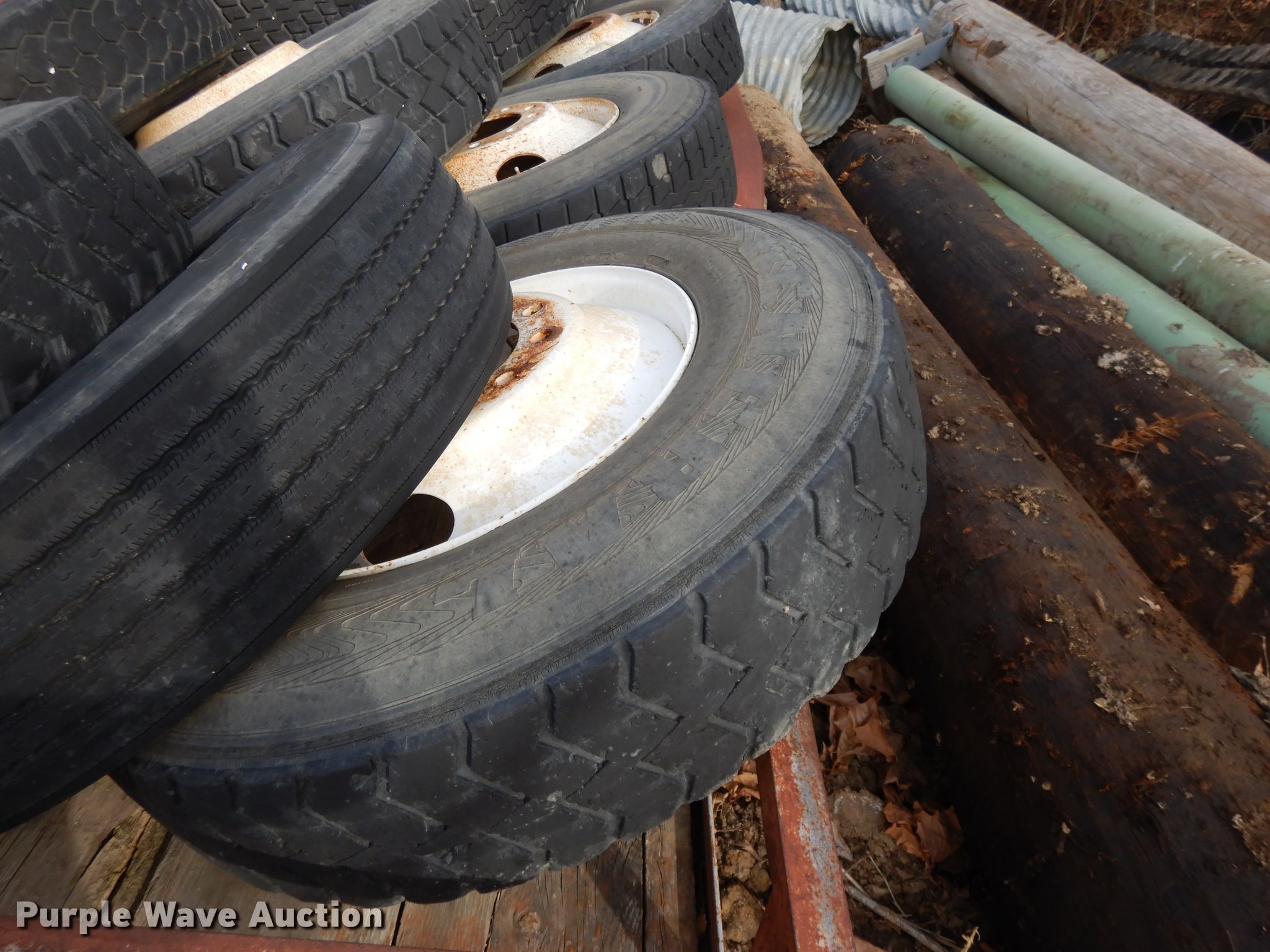 (12) tires in Saint Joseph, MO Item DF5920 sold Purple Wave