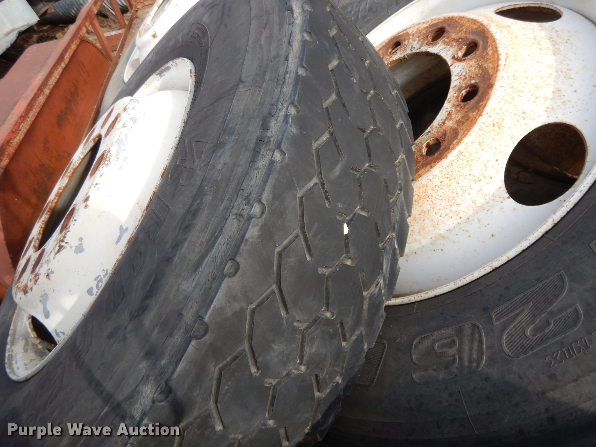 (12) tires in Saint Joseph, MO Item DF5920 sold Purple Wave