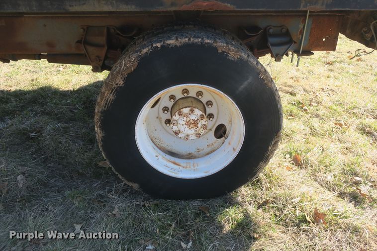 image for item DB10005 1984 Ford 8000 flatbed truck